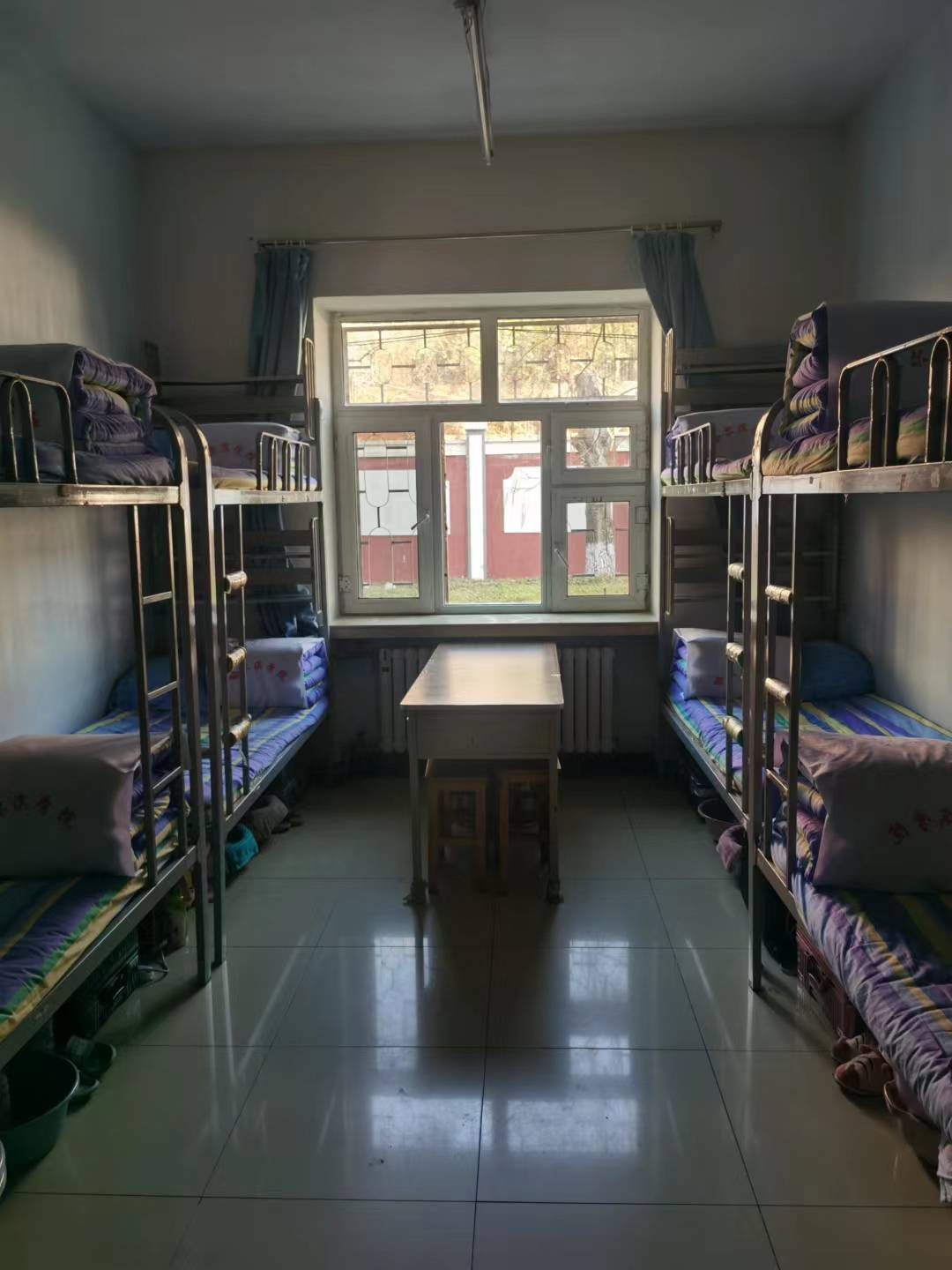 哈尔滨学院宿舍图片