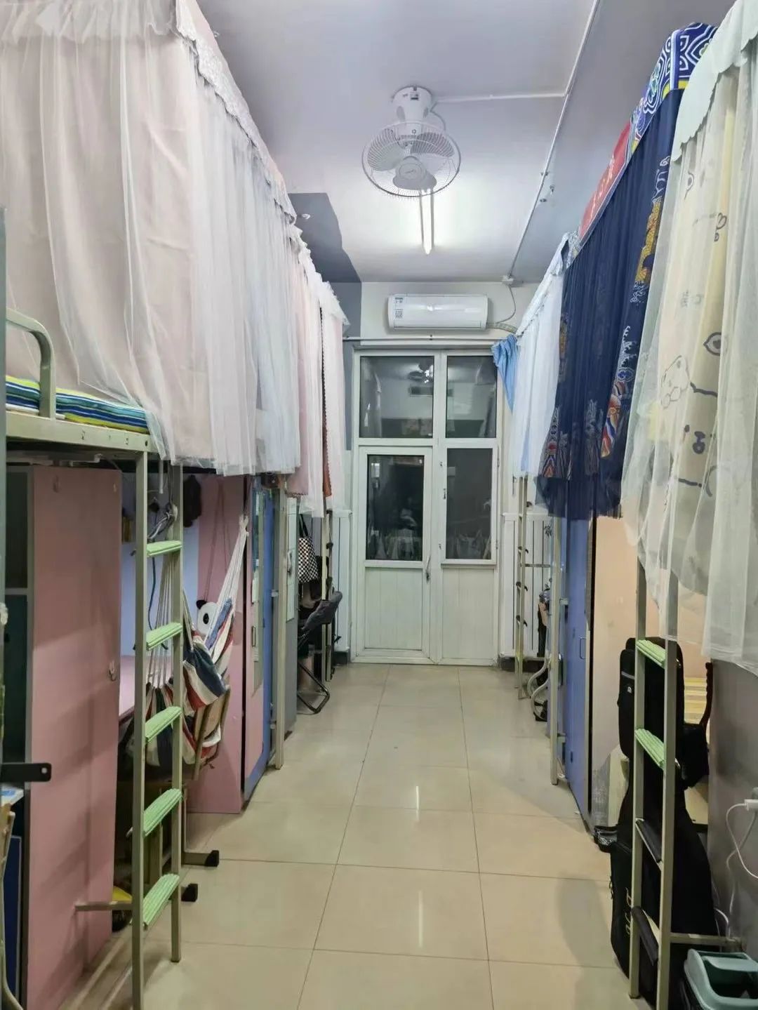天津外国语大学滨海外事学院宿舍条件怎么样，有空调吗（含宿舍图片）